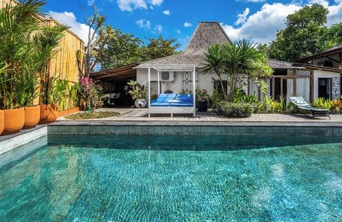 Banjar Semer Villa | Alma, 5 Bedroom Joglo Villa in Canggu + Bilyard