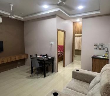 Alwarpet Apartment | Alma by MyCasa Elegant 2BHK Stay in TTK Road