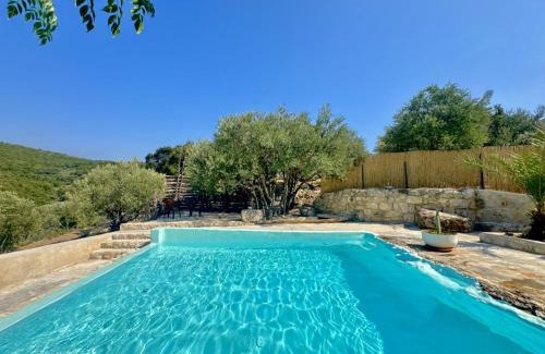 Kfardebian House | Alma Del Monte Stone House w Pool Terrace