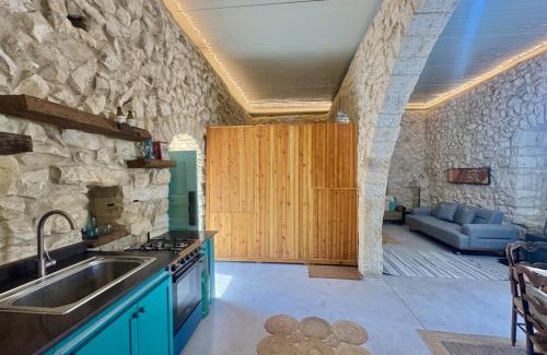 Kfardebian House | Alma Del Monte Stone House w Pool Terrace