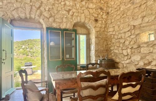 Kfardebian House | Alma Del Monte Stone House w Pool Terrace