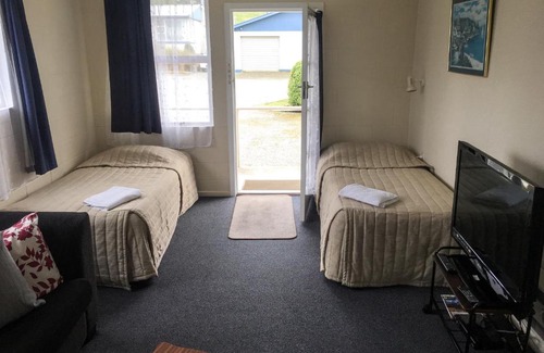 Waitaki District Hotel | Alma Motel