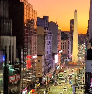 Microcentro Apartment | Alma Obelisco - Departamento con balcón - Vista Obelisco - Centro