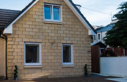 Falkirk House | Alma Villa