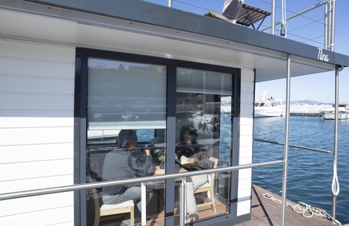 Procida Boat Rental | Almalo Floating House Case galleggianti