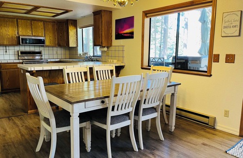 Lake Almanor West House | Almanor Oasis with Golf Course View