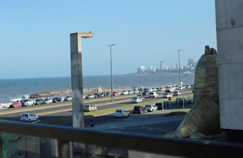 Mar del Plata Apartment | alMAR alquiler temporario, 2 departamentos de 2 ambientes frente al mar y al Museo MAR