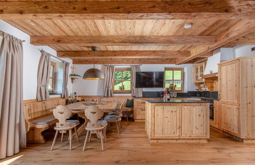 Haus Apartment | Almchalet Linharterhof