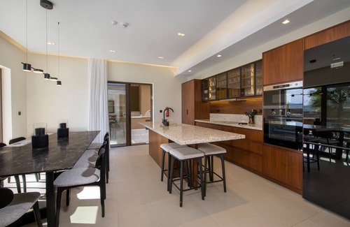 Plaka Villa | Almi-Cove Hill Top Villa II