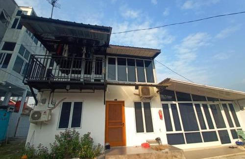 Caringin House | ALMic INN BOGOR