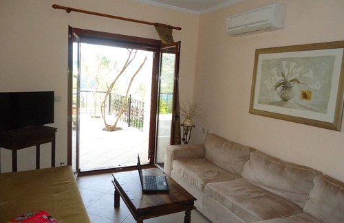 Plataria House | Almini Apartments