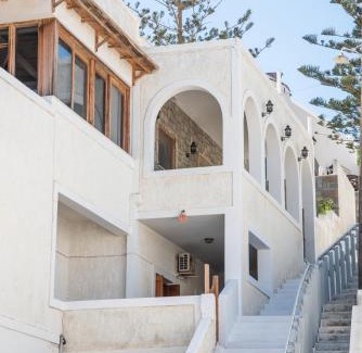 Ios Town Hotel | Almira Inn