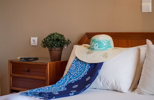 Ios Town House | Almira Inn