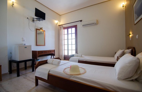 Ios Town House | Almira Inn