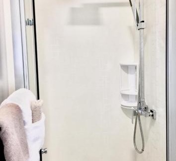 Alexandra Hotel | Almond Court Motel