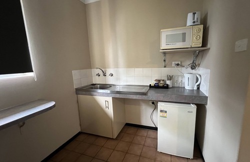 East Tamworth Hotel | Almond Inn Motel