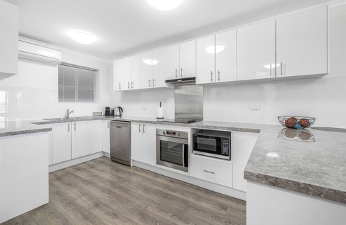 Lake Wangary Apartment | Almonta Apartments on the Waterfront (B)