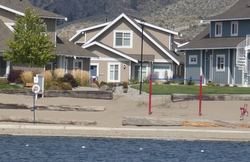 Okanagan-Similkameen House | Almost beachfront and near the pools. Mild winters and close to a ski hill!