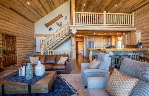 Island Park Cabin | Almost Heaven ~ Stunning Lake views, Firepit