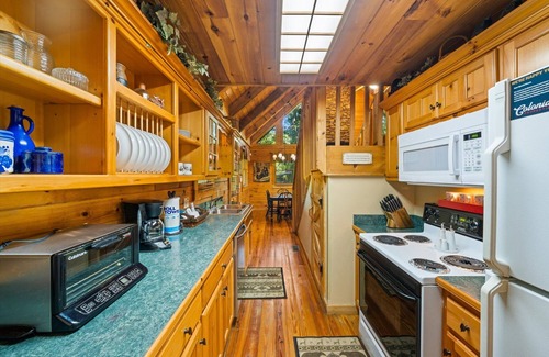 Gatlinburg - Pigeon Forge Cabin | Almost Heaven