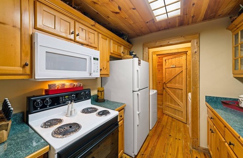 Gatlinburg - Pigeon Forge Cabin | Almost Heaven