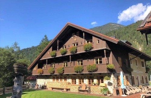 Bayrischzell Condo | "Almrausch" holiday apartment - Gasthof Zipflwirt