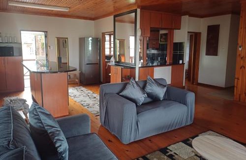 East London Apartment | Aloe Breeze Cove Rock