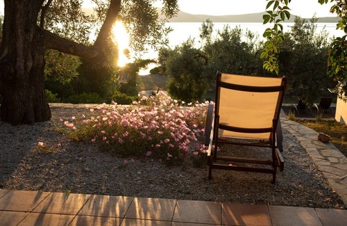 Steni Vala Apartment | ALOE STUDIO - Flower Houses in Alonissos island