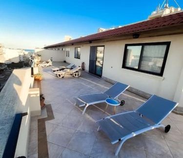 Għadira Apartment | Aloe Vera penthouse corner