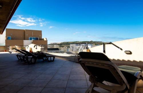 Għadira Apartment | Aloe Vera penthouse corner