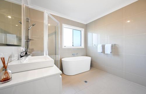 Bletchington House | Aloe Vera Retreat - Close to Gardens & Wineries