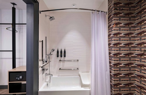 East Oak Hill Hotel | Aloft Austin Southwest