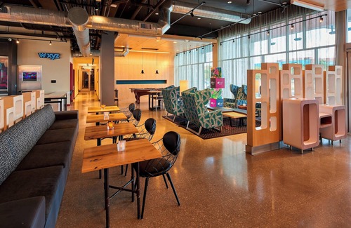 North Olmsted Hotel | Aloft Cleveland Airport