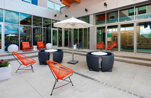 North Olmsted Hotel | Aloft Cleveland Airport