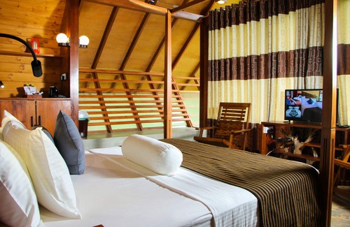 Kumbalwela Hotel | Aloft Grand Hotel