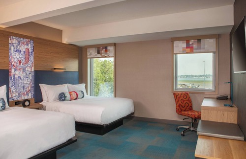 Queens Hotel | Aloft New York LaGuardia Airport