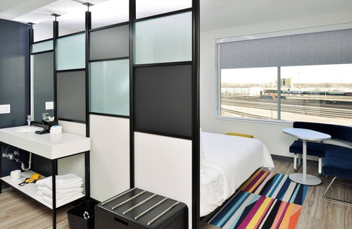 North Kansas City Hotel | Aloft North Kansas City