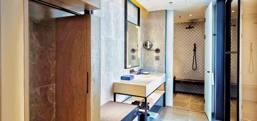 Yantai Hotel | Aloft Yantai