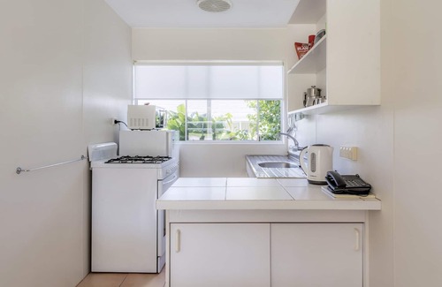 Burnt Pine Apartment | Aloha Apartments