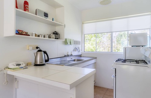 Burnt Pine Apartment | Aloha Apartments