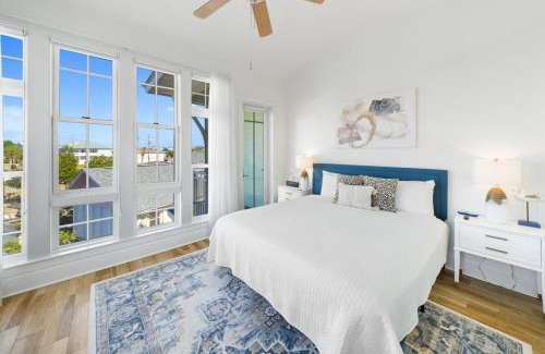 Miramar Beach House | Aloha Beaches 20 steps from Beach Private Pool