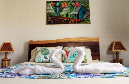 Jiquelite Hotel | aloha bungalows surf lodge