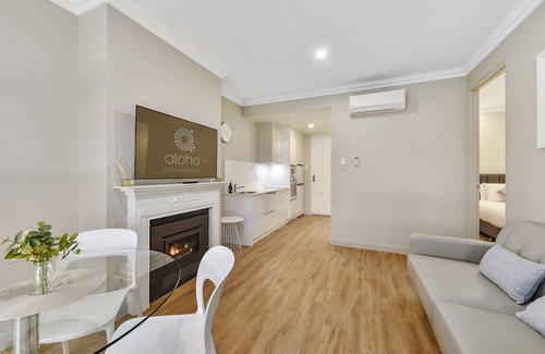 Naracoorte House | Aloha Central Luxury Accommodation
