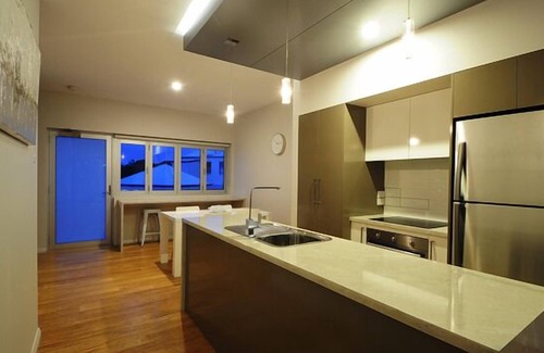 Waterhouse Apartment | Aloha Marina Apartment 2