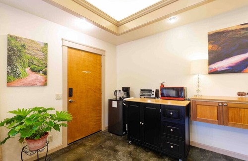 Kailua-Kona Condo | Aloha Suites ~ 2 Bedrooms~ Cloud Forest