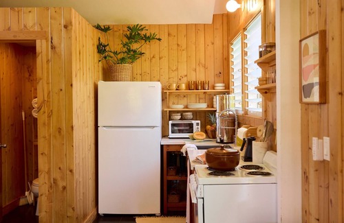 Pupukea Cabin | Aloha Surf Cabin - Private Yard & Entrance!