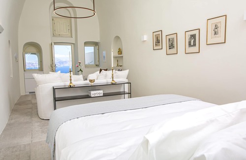 Oia Hotel | Aloia Villas