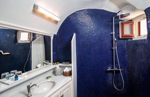 Oia Hotel | Aloia Villas