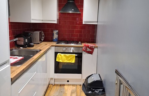 Droylsden House | ALOJA LUXURY PLACE. is located in a serene environment in Manchester U.K,n