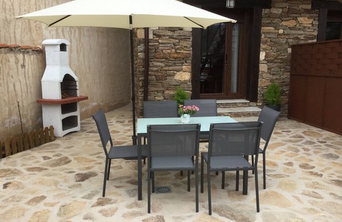 Montejo de la Sierra Cottage | Alojamientos El Horno for 3 people